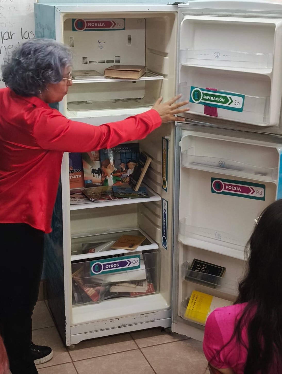 Equipo de BiblioRefri listo para ayudarte